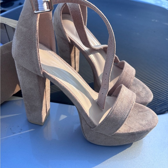 Platform Heels - Picture 4 of 6